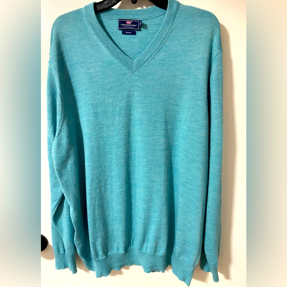 Vineyard vines Men’s Wool Blend V-neck Sweater